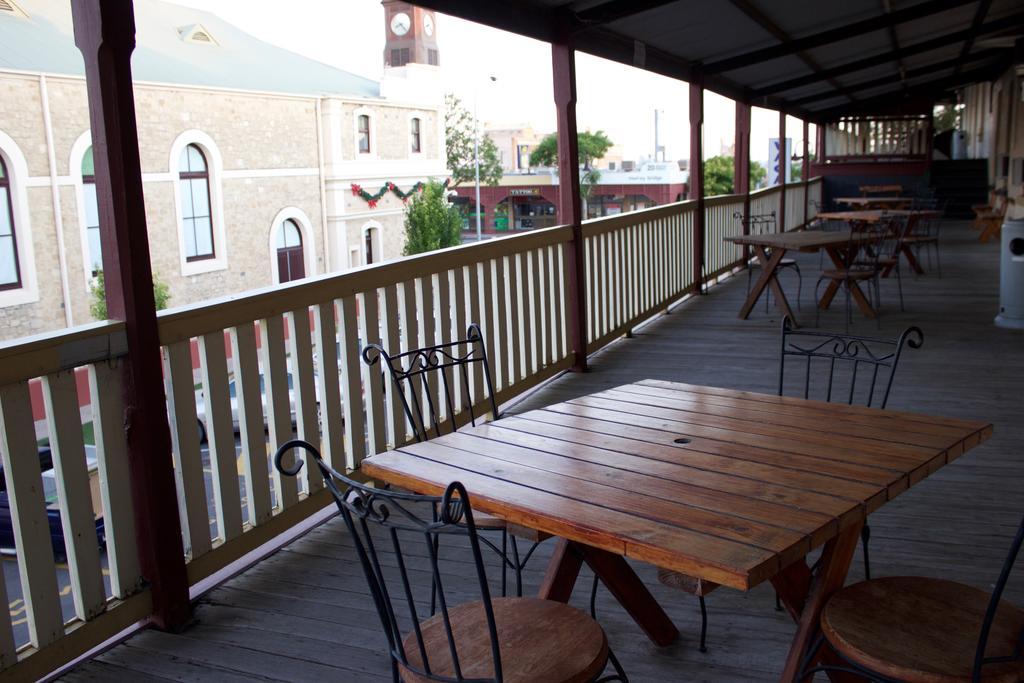 Balcony On Sixth Lodge Murray Bridge Eksteriør bilde